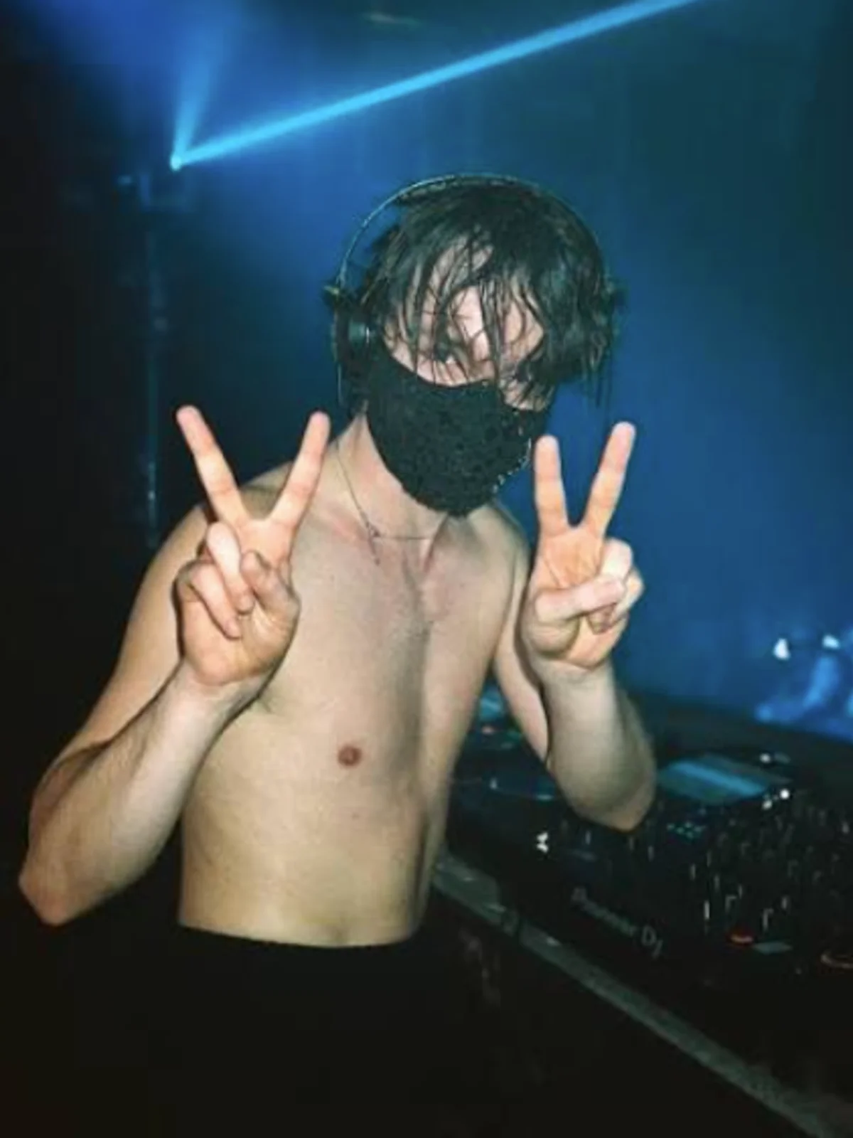 RAVE3000 ✪ 20 NOV — 2 de 5